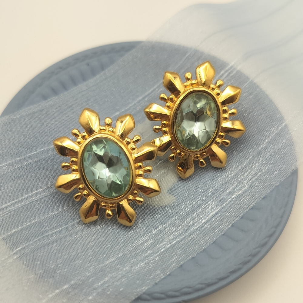 Vintage Avon Gold Tone Stud Earrings With Blue Rhinestones